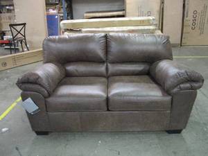 lot 2 image: Loveseat.....has shipping damage to the back support bar