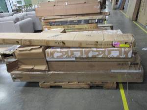 lot 52 image: Pallet of Furniture Stuff