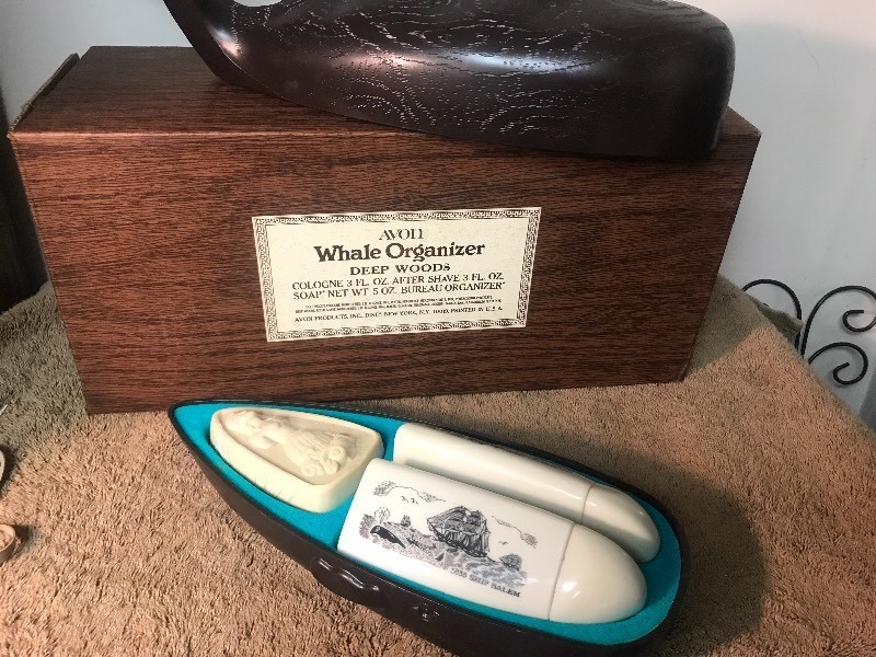 lot 1059 image: Very collectible Avon whale storage perfect shape comes with original box