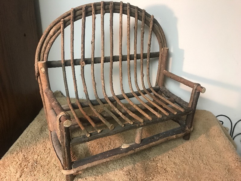 lot 43 image: Miniature 12 inch bench unique Decour item