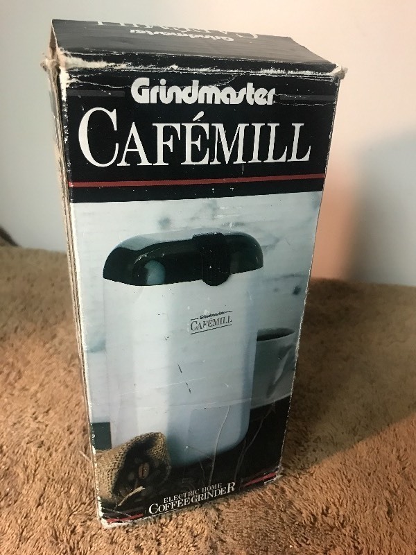 lot 45 image: Countertop coffee grinder also can be used for grinding space