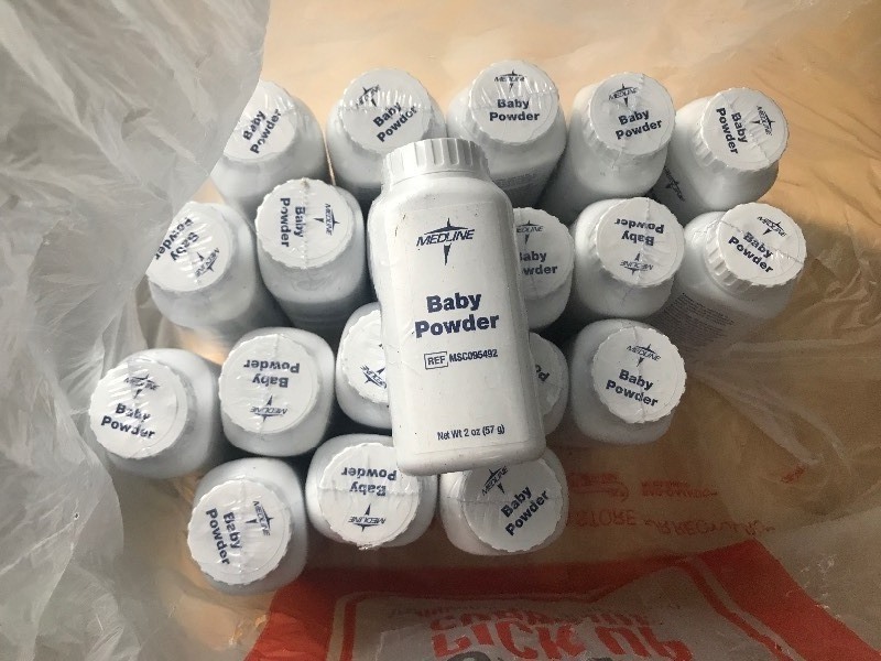 lot 756 image: 20 travel size baby powders