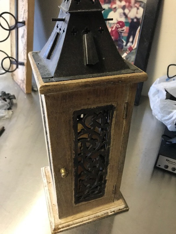 lot 997 image: Nice  piece candleholder lantern