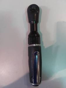 lot 3272 image: 38 Air Ratchet