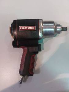 lot 3273 image: 12 Air Ratchet