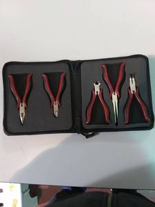 lot 3319 image: 5 Piece Plier Set