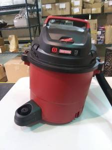 lot 3321 image: 6 Gallon WetDry Vac 3 HP Missing 2 Wheels
