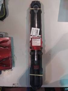 lot 3332 image: Clicker Style Microtork Wrench 12 Drive