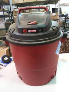 lot 3412 image: WetDry Vac 9 Gallon 4 HP Missing Hose And 2 Wheels