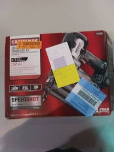 lot 3415 image: 18 Gauge Brad Nailer 19.2 Volt