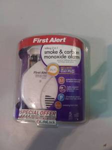 lot 3424 image: First Alert Combination Smoke and Carbon Monoxide Voice Alarm