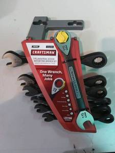 lot 3431 image: 7 Piece Universal Design Ratcheing Wrench Set