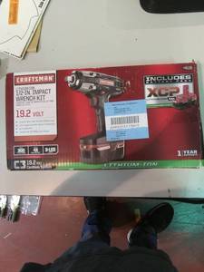 lot 3445 image: 12 Impact Wrench Kit