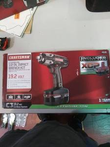 lot 3446 image: 12 Impact Wrench Kit