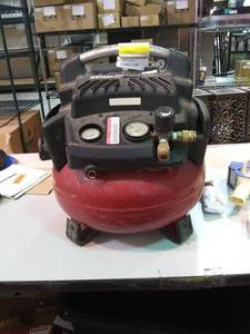 lot 3465 image: 6 Gallon Air Compressor