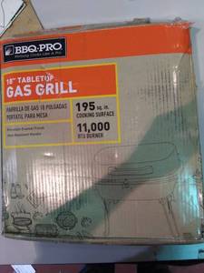 lot 3486 image: 18 Tabletop Gas Grill