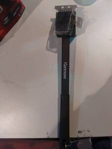 lot 3545 image: Grill Cleaning Brush