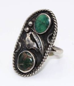 lot 11 image: Unique Silver and Green Turquoise Ring with Feather and Bear Design