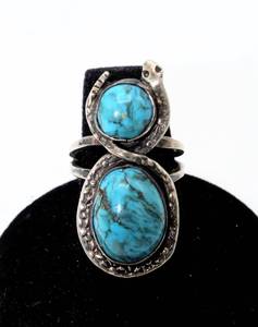 lot 10 image: Silver Snake and Turquoise Ring