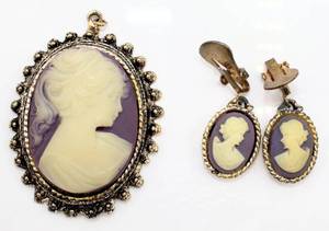 lot 42 image: Cameo Brooch with Cameo Clip-On Earrings