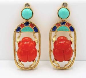 lot 44 image: Hattie Carnegie Egyptian Revival Scarab Earrings or Pendants