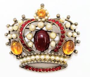 lot 48 image: Weiss Crown Brooch Pin