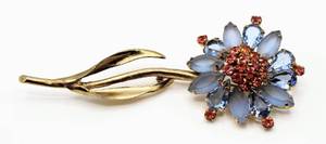 lot 62 image: Weiss Flower Brooch
