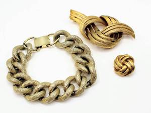 lot 101 image: Lisner Brooch and Bracelet
