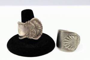 lot 75 image: 2 Vintage Spoon Rings