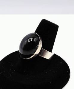 lot 77 image: Sterling and Black Tigers Eye Ring