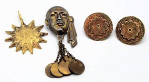 lot 99 image: Vintage Star Pendant, Brass Brooch of Asian Man and a Pair of Earrings