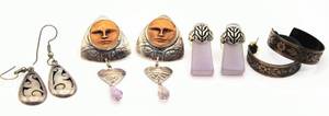 lot 114 image: 4 Pairs of Earrings