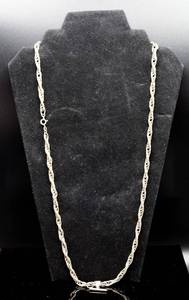 lot 127 image: Long Silver Chain