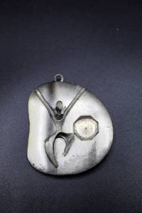 lot 134 image: Unique Large Pendant WatchClock