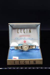 lot 139 image: Vintage Elgin Watch in original Box - womens