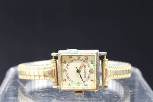 lot 143 image: Vintage Womens Bulova Watch - Engraved on the back and dated 5-10-44