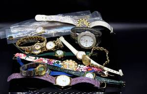 lot 146 image: Large Lot of a Variety of Vintage Watches