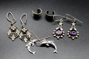 lot 111 image: 5 piece .925 Sterling Silver Earrings and Ear Cuffs Lot