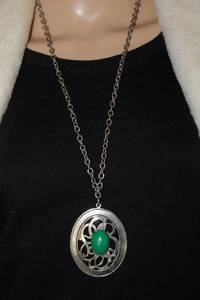 lot 2587 image: Vintage Silver Jewelry Necklace with 3 Medallion with Green Stone and Pair of 3 Silver Clip Earrings
