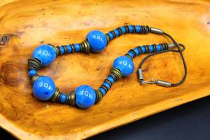 lot 2610 image: Single Strand 1 Porcelain Beaded Necklace 25 Long