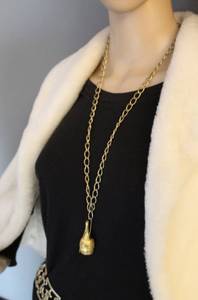 lot 2603 image: Vintage Caroline Swiss Made Necklace Pendant Time Piece