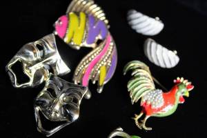 lot 2559 image: Golden Accents Jewelry Lot of 5 Pieces