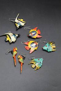lot 2634 image: Colorful Hand Painted Wooden Jewelry Lot