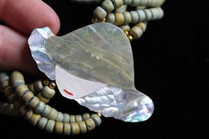 lot 2562 image: Vintage Abalone Mother of Pearl Inlaid Pendant Necklace and Earrings