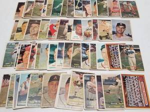 lot 1213 image: 1957 Topps Lot of 55 Cards w Duke Snider & Team Cards