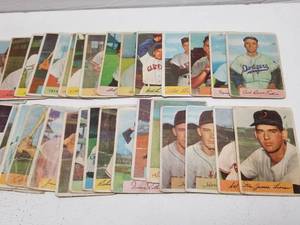 lot 1214 image: 1954 Bowman Lot of 30 Cards w Don Larsen Rookie Card