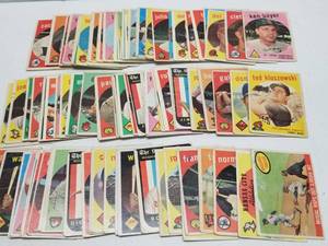 lot 1218 image: 1959 Topps Lot of 80 Cards w Ken Boyer & Ted Kluszewski