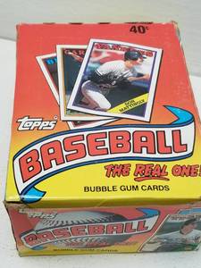 lot 1308 image: 1988 Topps Baseball Unopened Wax Box w 36 Packs