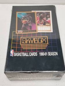 lot 1309 image: 1990 Skybox Basketball Series 1 Factory Sealed Wax Box w 36 Packs