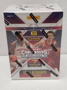 lot 1312 image: 2018 Panini Contenders Basketball Factory Sealed Blaster Box w 7 Packs & 1 Autograph